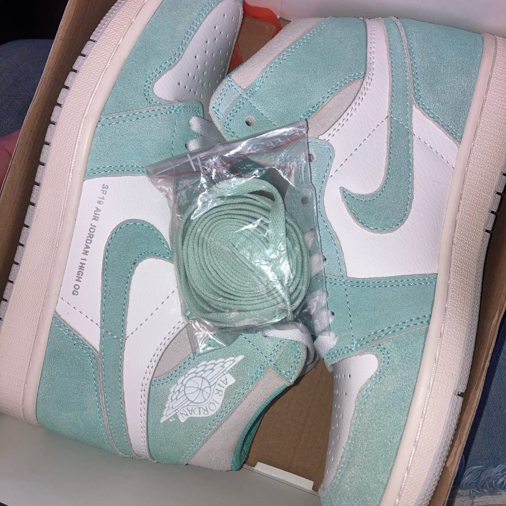 AIR JORDAN 1s RETRO High OG’ Turbo Green size 8